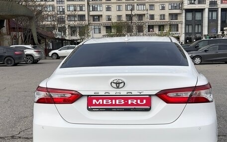 Toyota Camry, 2019 год, 2 350 000 рублей, 5 фотография