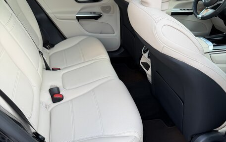 Mercedes-Benz GLC, 2024 год, 7 400 000 рублей, 11 фотография