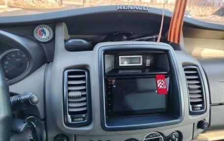 Renault Trafic, 2013 год, 1 850 000 рублей, 2 фотография