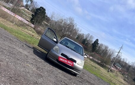 Toyota Vitz, 2001 год, 305 000 рублей, 2 фотография