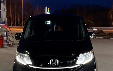 Honda Stepwgn IV, 2016 год, 2 200 000 рублей, 1 фотография