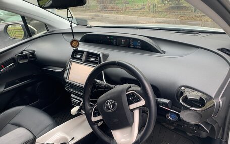 Toyota Prius IV XW50, 2016 год, 1 730 000 рублей, 8 фотография