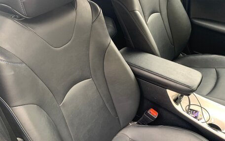 Toyota Prius IV XW50, 2016 год, 1 730 000 рублей, 7 фотография