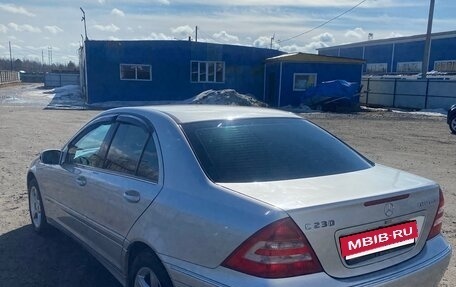 Mercedes-Benz C-Класс, 2004 год, 850 000 рублей, 5 фотография