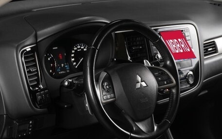 Mitsubishi Outlander III рестайлинг 3, 2014 год, 1 449 000 рублей, 15 фотография