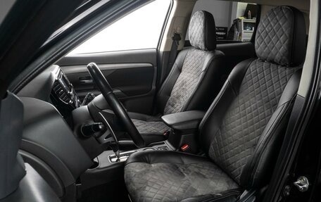 Mitsubishi Outlander III рестайлинг 3, 2014 год, 1 449 000 рублей, 10 фотография