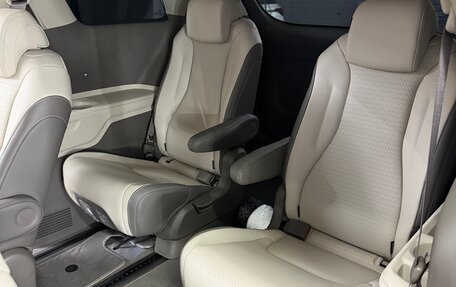 KIA Carnival, 2025 год, 5 950 000 рублей, 9 фотография