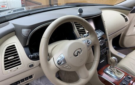 Infiniti QX70, 2017 год, 2 800 000 рублей, 6 фотография