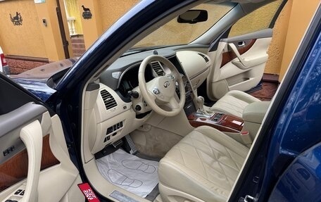 Infiniti QX70, 2017 год, 2 800 000 рублей, 5 фотография