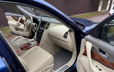 Infiniti QX70, 2017 год, 2 800 000 рублей, 10 фотография