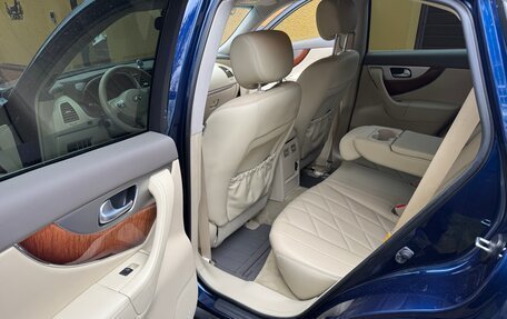 Infiniti QX70, 2017 год, 2 800 000 рублей, 9 фотография