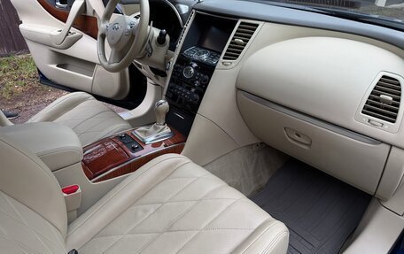 Infiniti QX70, 2017 год, 2 800 000 рублей, 11 фотография