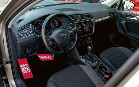 Volkswagen Tiguan II, 2019 год, 1 795 000 рублей, 13 фотография