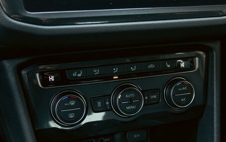 Volkswagen Tiguan II, 2019 год, 1 795 000 рублей, 15 фотография