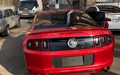 Ford Mustang VI рестайлинг, 2012 год, 1 250 000 рублей, 3 фотография