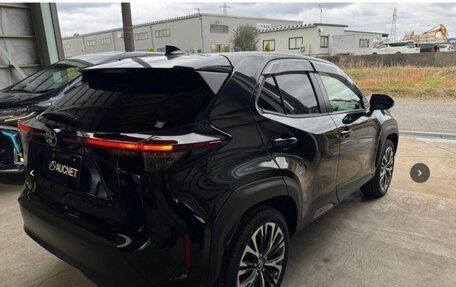 Toyota Yaris Cross, 2022 год, 1 350 000 рублей, 5 фотография