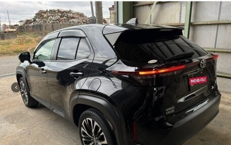 Toyota Yaris Cross, 2022 год, 1 350 000 рублей, 4 фотография