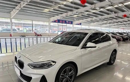 BMW 1 серия, 2022 год, 1 820 000 рублей, 2 фотография