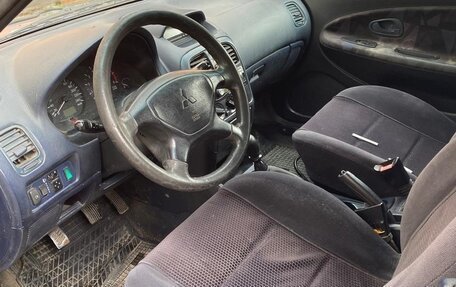 Mitsubishi Carisma I, 2000 год, 220 000 рублей, 3 фотография