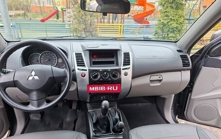 Mitsubishi Pajero Sport II рестайлинг, 2011 год, 2 950 000 рублей, 7 фотография