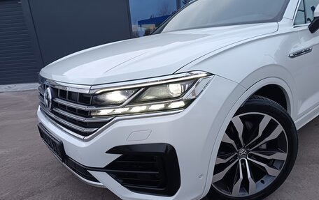Volkswagen Touareg III, 2020 год, 5 300 000 рублей, 5 фотография