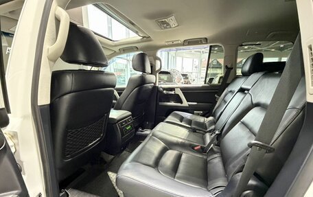 Toyota Land Cruiser 200, 2015 год, 5 200 000 рублей, 16 фотография