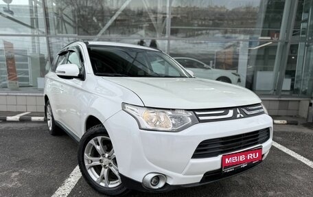 Mitsubishi Outlander III рестайлинг 3, 2013 год, 1 179 000 рублей, 3 фотография