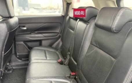 Mitsubishi Outlander III рестайлинг 3, 2013 год, 1 179 000 рублей, 10 фотография