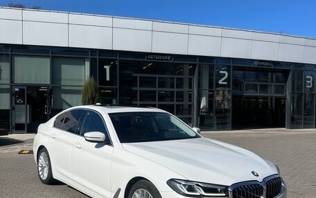 BMW 5 серия, 2021 год, 5 000 000 рублей, 2 фотография