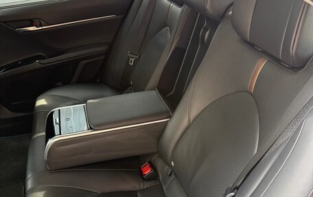 Toyota Camry, 2018 год, 3 350 000 рублей, 9 фотография