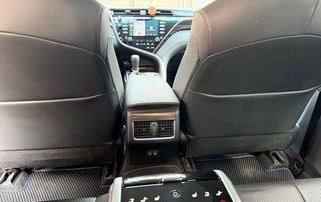 Toyota Camry, 2018 год, 3 350 000 рублей, 10 фотография