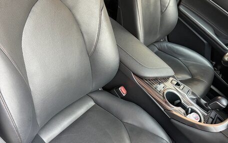 Toyota Camry, 2018 год, 3 350 000 рублей, 8 фотография