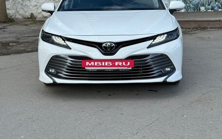 Toyota Camry, 2018 год, 3 350 000 рублей, 4 фотография