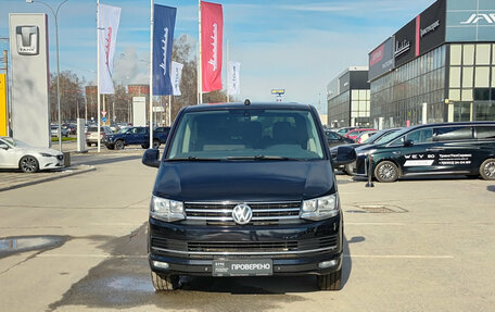 Volkswagen Caravelle T6 рестайлинг, 2018 год, 2 880 000 рублей, 2 фотография