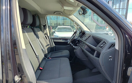 Volkswagen Caravelle T6 рестайлинг, 2018 год, 2 880 000 рублей, 11 фотография