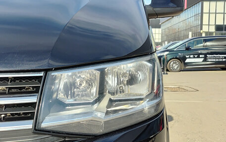 Volkswagen Caravelle T6 рестайлинг, 2018 год, 2 880 000 рублей, 17 фотография