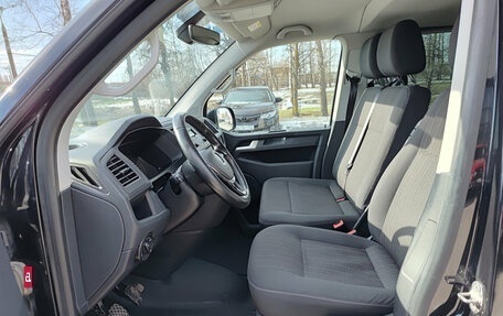 Volkswagen Caravelle T6 рестайлинг, 2018 год, 2 880 000 рублей, 16 фотография