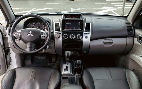 Mitsubishi Pajero Sport II рестайлинг, 2013 год, 1 435 000 рублей, 17 фотография