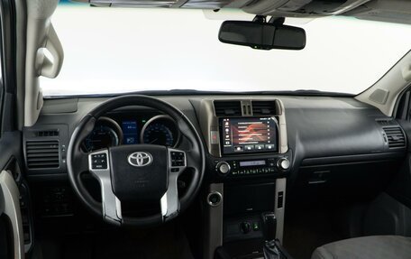 Toyota Land Cruiser Prado 150 рестайлинг 2, 2011 год, 2 377 077 рублей, 6 фотография