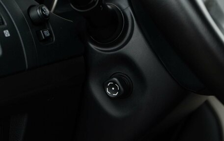 Toyota Land Cruiser Prado 150 рестайлинг 2, 2011 год, 2 377 077 рублей, 18 фотография