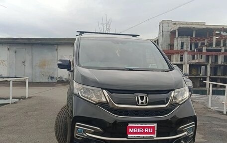 Honda Stepwgn IV, 2015 год, 2 100 000 рублей, 1 фотография