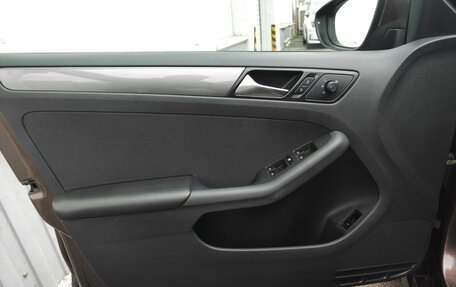 Volkswagen Jetta VI, 2016 год, 1 350 000 рублей, 13 фотография