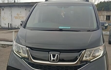 Honda Stepwgn IV, 2015 год, 2 100 000 рублей, 4 фотография