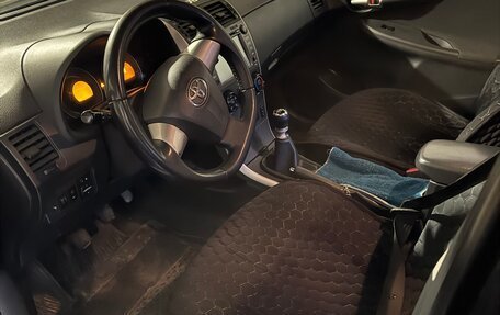 Toyota Corolla, 2011 год, 1 350 000 рублей, 5 фотография