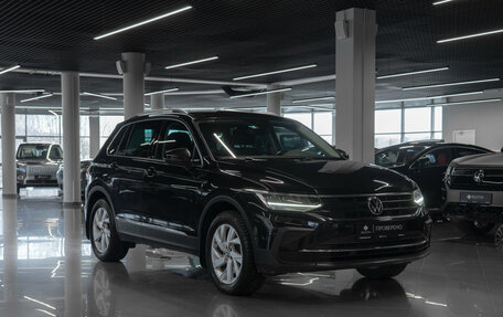 Volkswagen Tiguan II, 2021 год, 3 250 000 рублей, 2 фотография