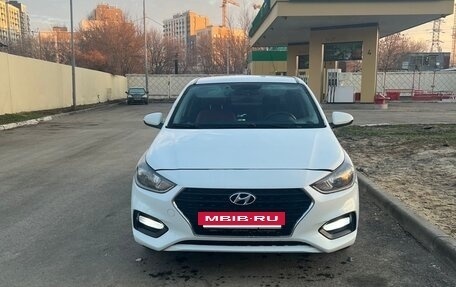 Hyundai Solaris II рестайлинг, 2017 год, 700 000 рублей, 2 фотография