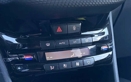 Peugeot 2008 II, 2014 год, 895 000 рублей, 10 фотография