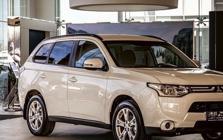 Mitsubishi Outlander III рестайлинг 3, 2013 год, 7 фотография