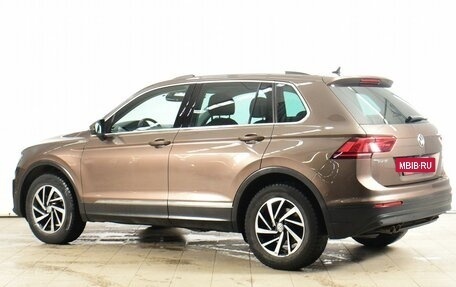 Volkswagen Tiguan II, 2018 год, 1 899 000 рублей, 3 фотография