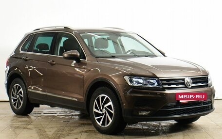 Volkswagen Tiguan II, 2018 год, 1 899 000 рублей, 2 фотография